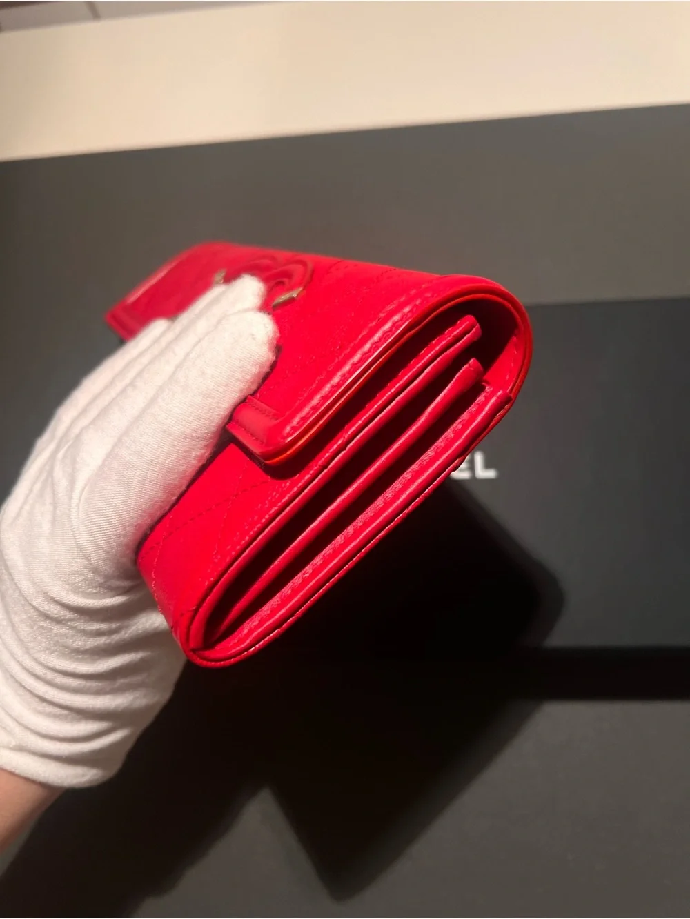 NEW Chanel Caviar Quilted Large CC Filigree Gusset Flap Wallet Red w/ Gold HW
